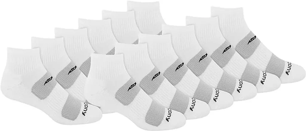 Saucony Mens Mesh Ventilating Comfort Fit Performance Quarter Socks